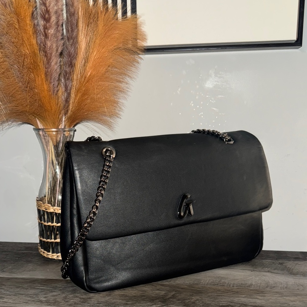 Elegant Black Chain Shoulder Bag